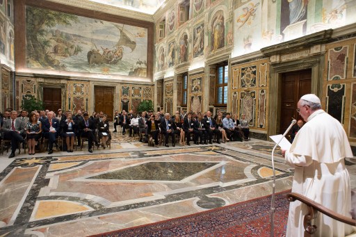 FOTO STR / OSSERVATORE ROMANO / AFP