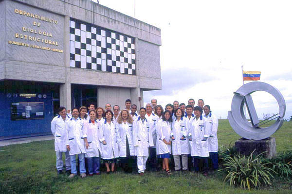 Trabajadores del Departamento de Biología Estructural del IVIC / Foto IVIC