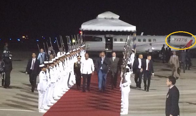 El Presidente de la República de Haití, Michel Martelly a su llegada a Maiquetía en el jet VIP venezolano YV 2716