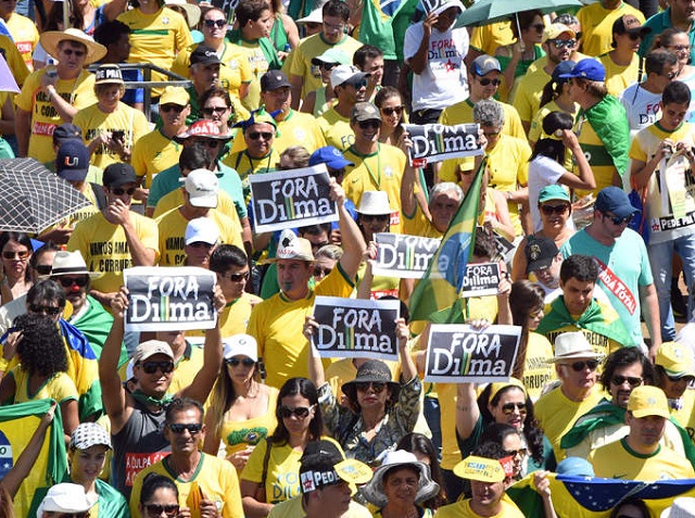 En Brasilia la protesta fue multitudinaria / Foto Veja