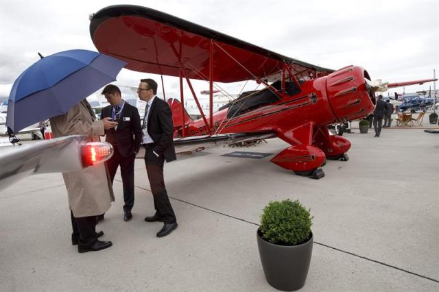  Vista de un avión modelo WACO durante la Convención europea de aviación de negocios (EBACE) 2015 de Ginebra, Suiza hoy 19 de mayo de 2015. EFE/Salvatore Di Nolfi