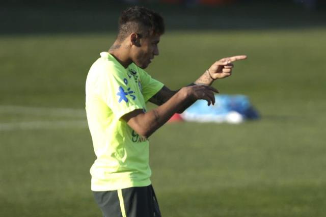 (foto Neymar)