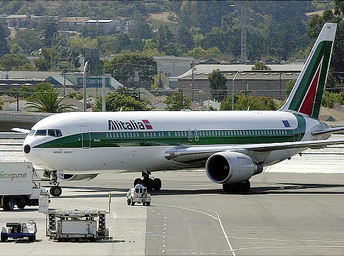 ALITALIA FLIGHT 624 SFO FIRST ARRIVAL