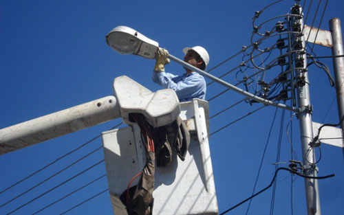 Militarizan el sistema eléctrico y declaran emergencia de 90 días