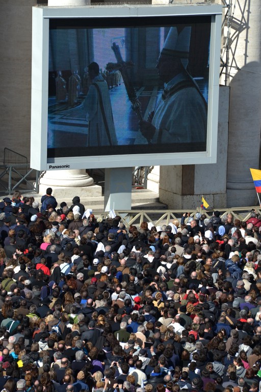 Marea humana cubrió la Plaza San Pedro (Fotos)