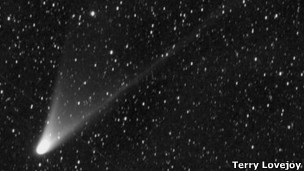 Se acerca un cometa brillante a la Tierra