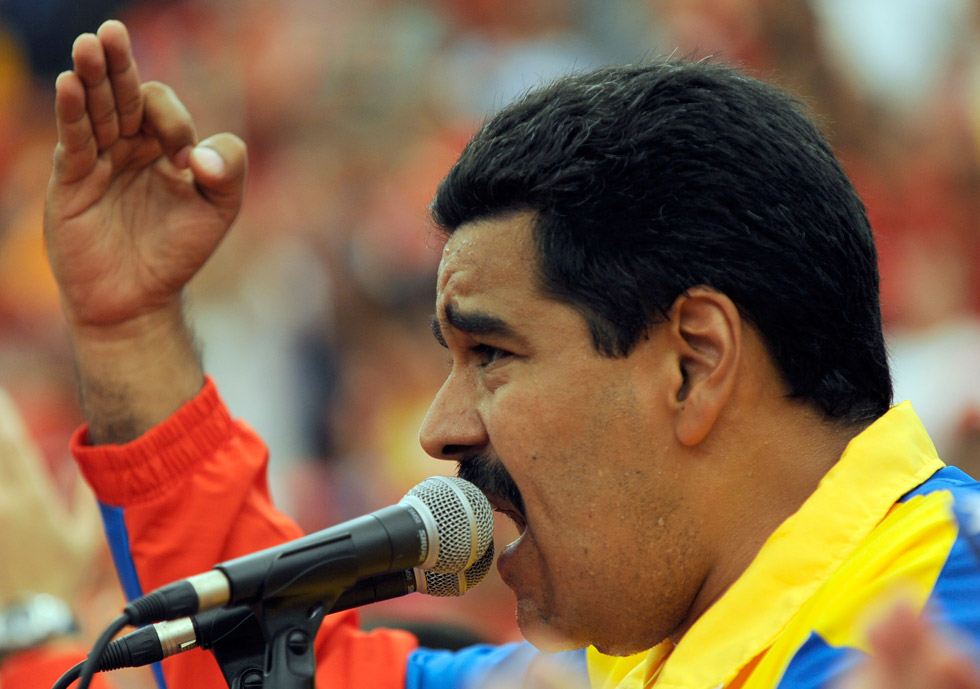 Maduro: Sin movimientos sociales no es posible la paz