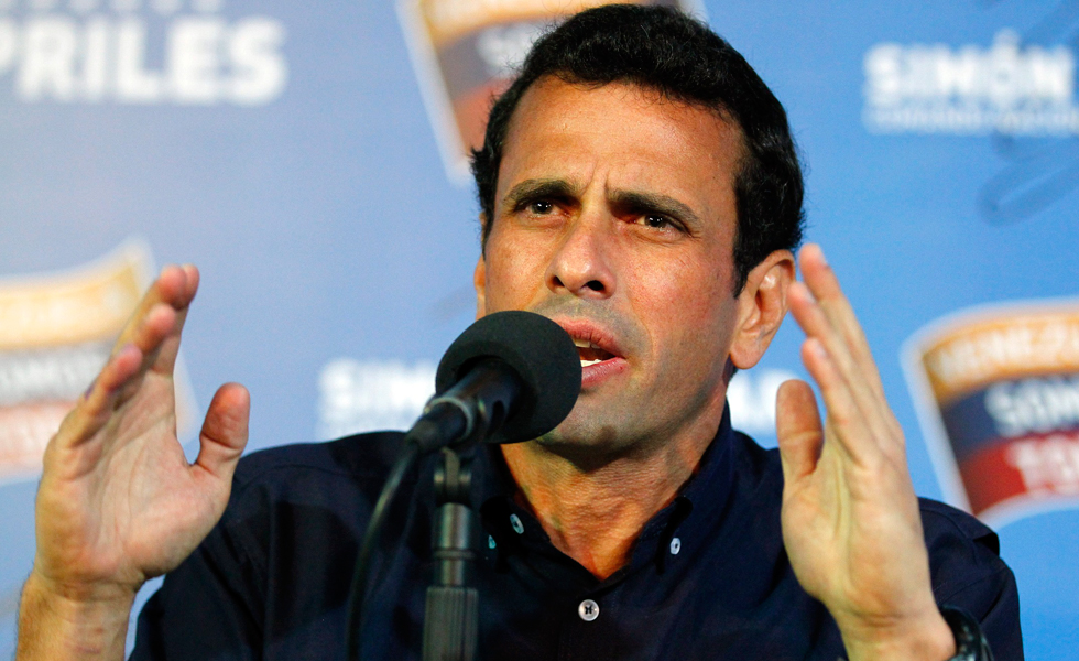 Capriles, duro a Maduro, por acusar al canciller peruano y al colombiano Uribe