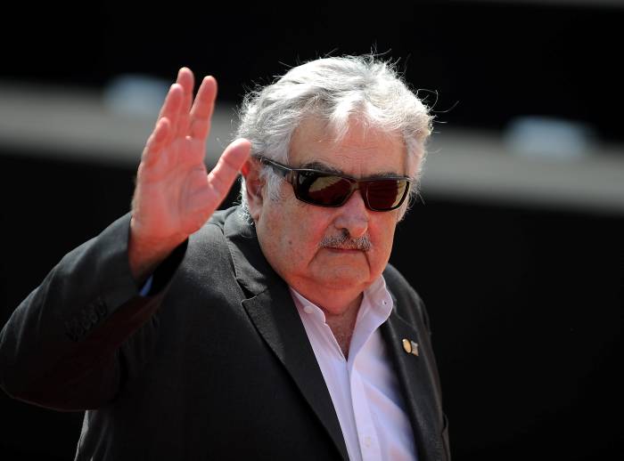 Mujica le pedirá al Papa que ayude al proceso de paz en Colombia