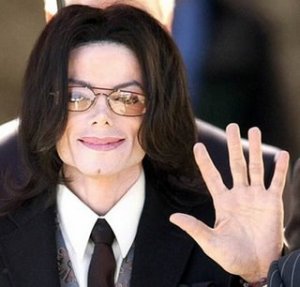 Bailarín dice que Michael Jackson abusó sexualmente de él cuando era niño