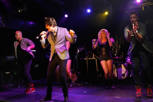 Jonathan Moly llenó de ritmo showcase de los Billboard