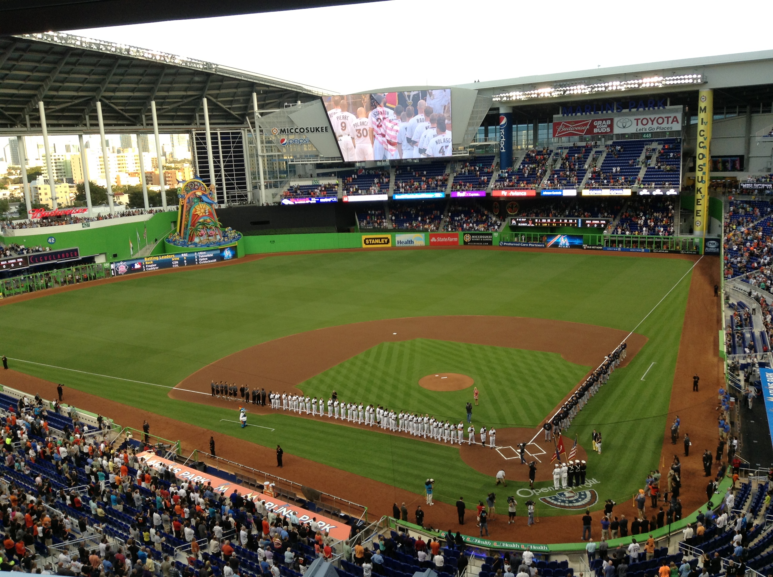 Maholm y Upton dominaron a los Marlins