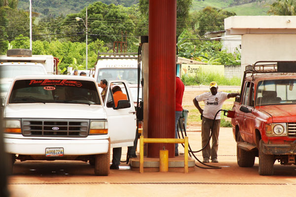 Reducen consumo de combustible de vehículos en frontera tachirense