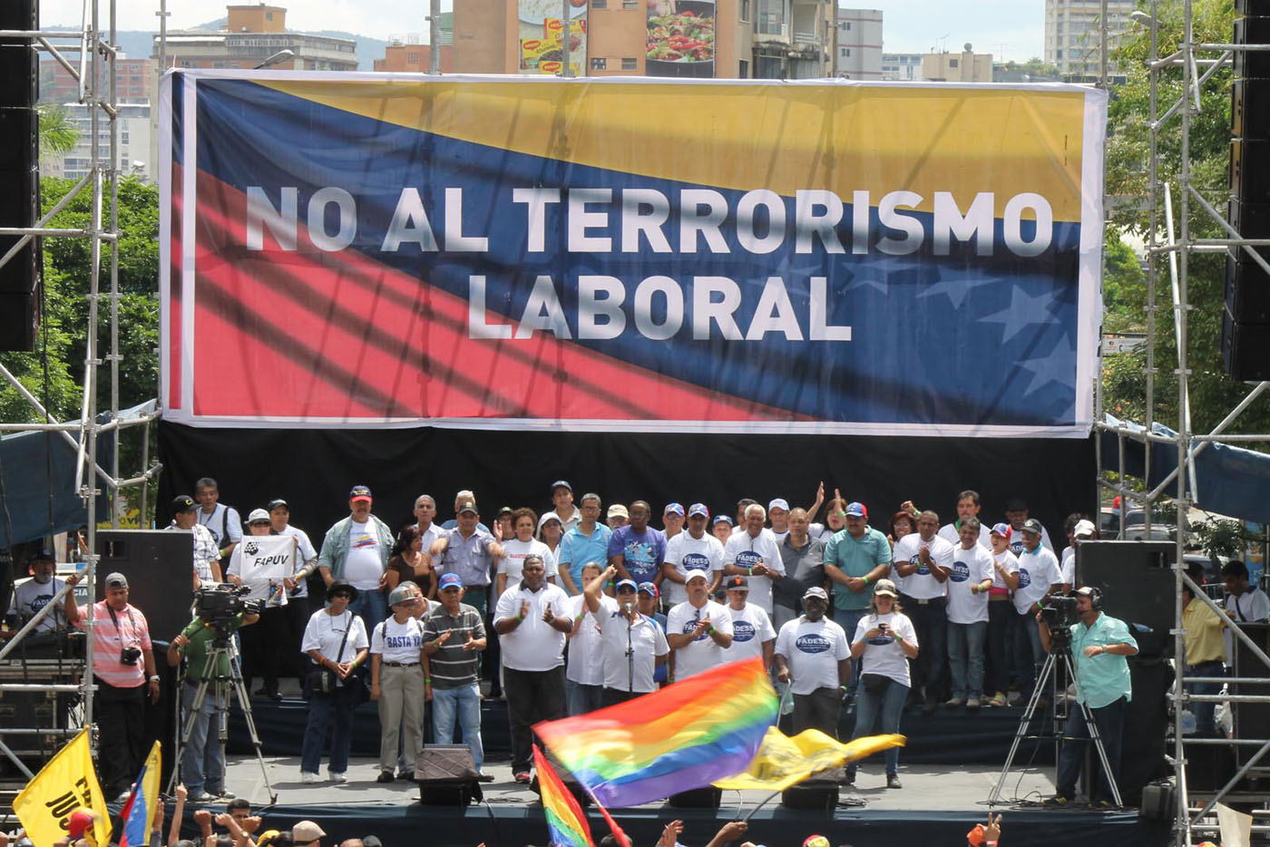 Trabajadores se alistan para tomar las calles en 1º de mayo