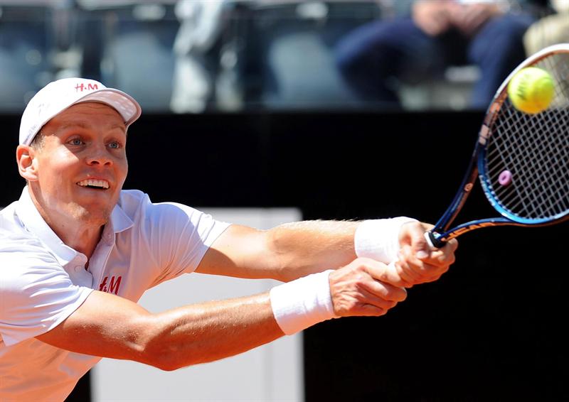 Berdych saca a Djokovic y ahora va por Nadal en el Abierto de Roma