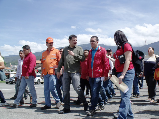 Arreaza inspeccionó obras del Aeropuerto Alberto Carnevalli