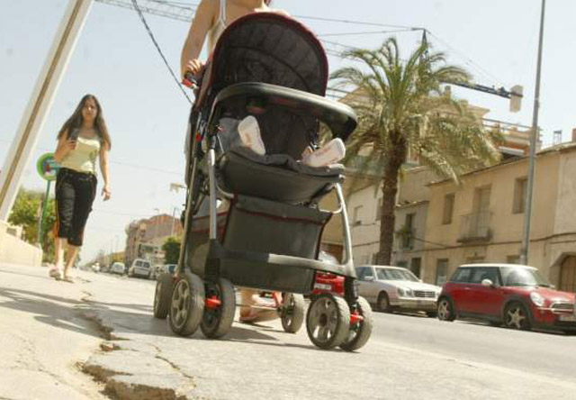 A la cárcel por atropellar un bebé en su coche