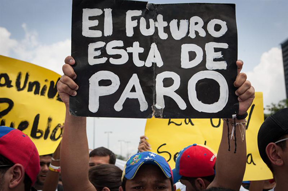 Marchas a favor y en contra del Gobierno atravesaron las calles de Caracas (Fotos)