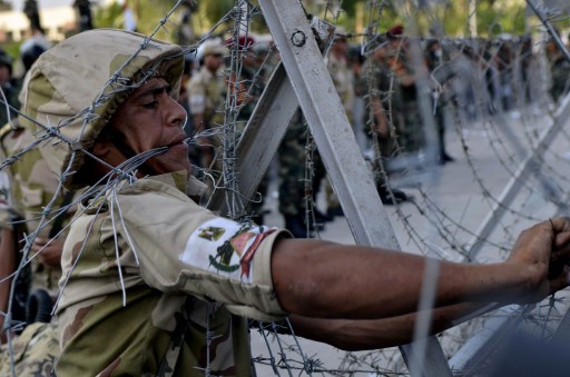 Tensión en Egipto, los partidarios y detractores de Mursi mantienen la presión