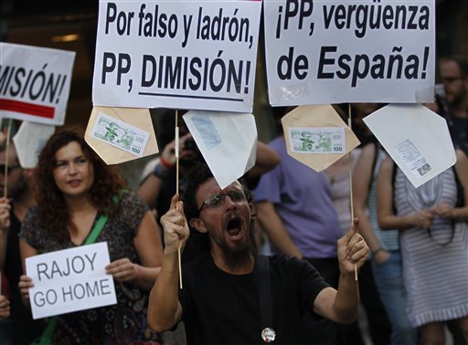 Oposición española pide la renuncia a Rajoy