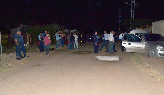 Una mujer perdió la vida por quedar atrapada en un enfrentamiento de bandas