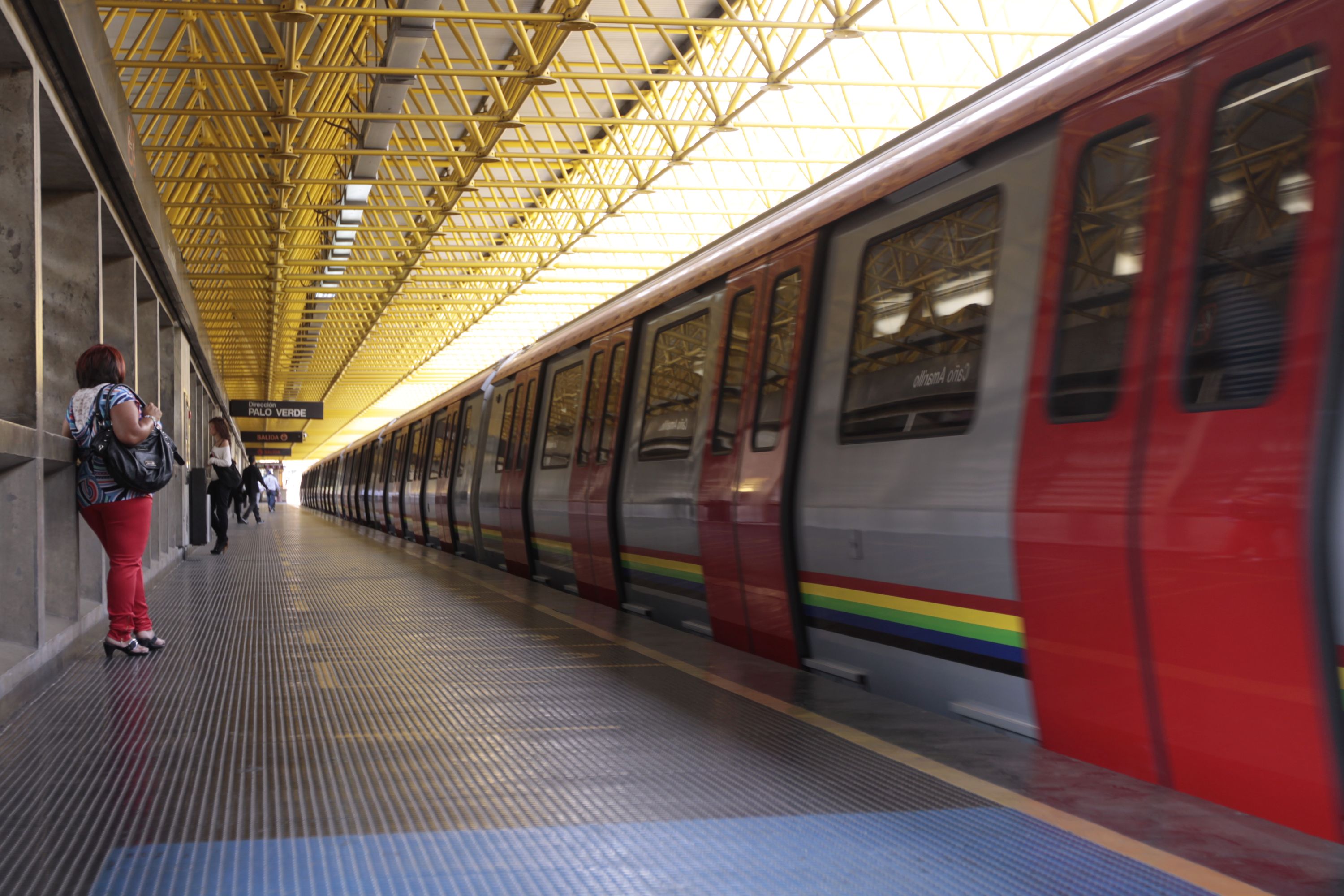 Metro gratis para los chamos este domingo