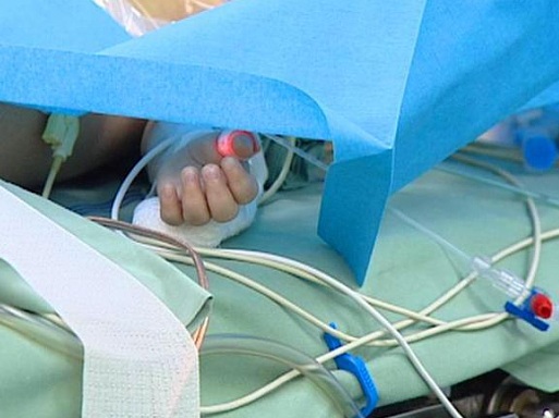 Niña de 57 días de nacida recibe trasplante de hígado en Chile
