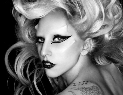 Acusan a Lady Gaga de “malas prácticas” para aumentar sus visitas en Youtube