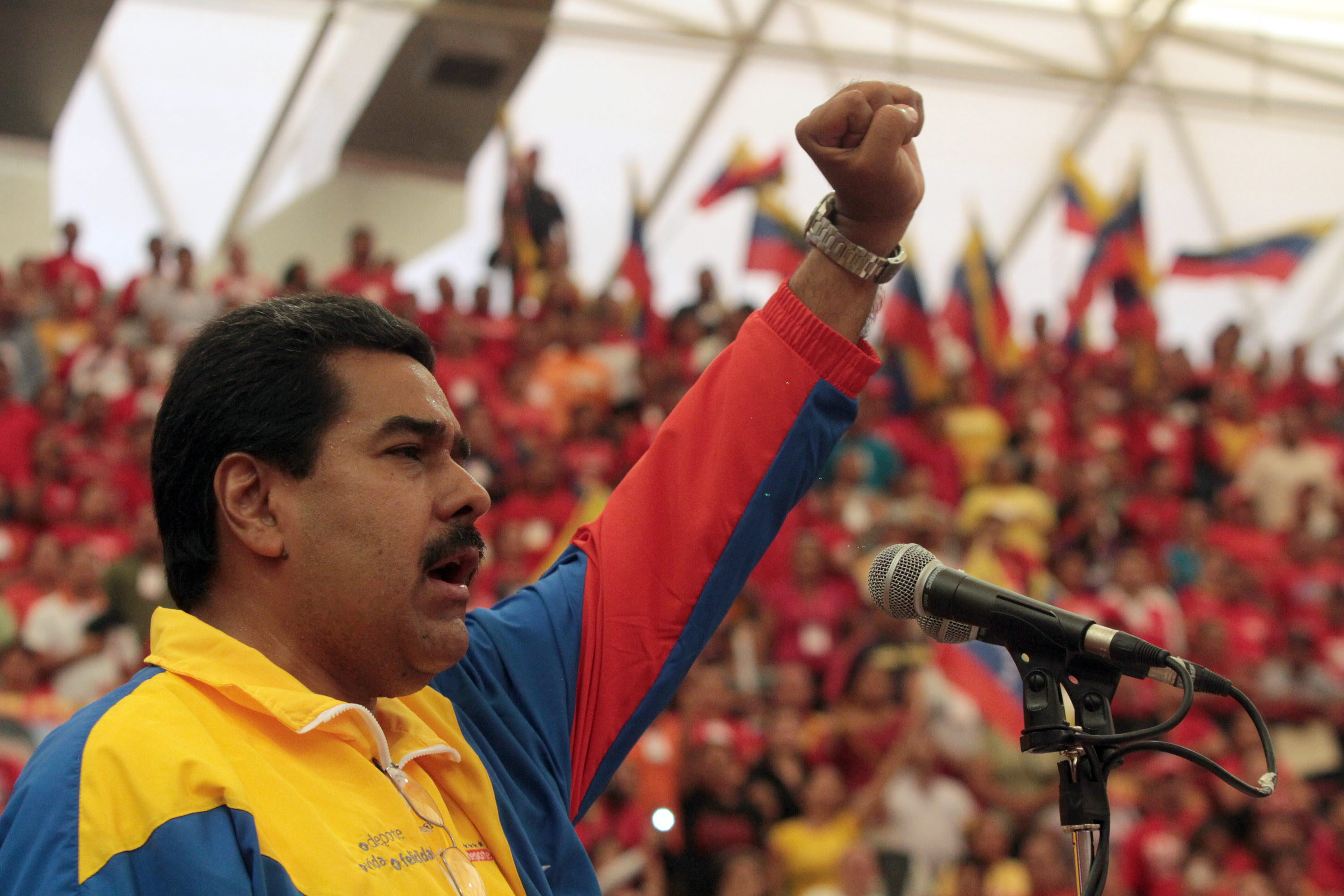 Maduro pide investigar guerra psicológica contra los venezolanos