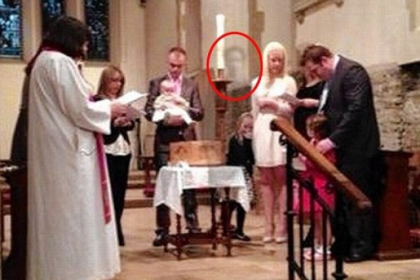 El fantasma del abuelo fue al bautismo de la nieta (Foto + Escalofríos)
