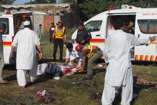 Al menos 38 muertos y 50 heridos en atentado suicida en Pakistán