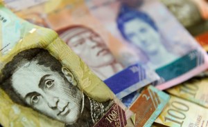Inflación récord obliga a los venezolanos a “estirar el sueldo”
