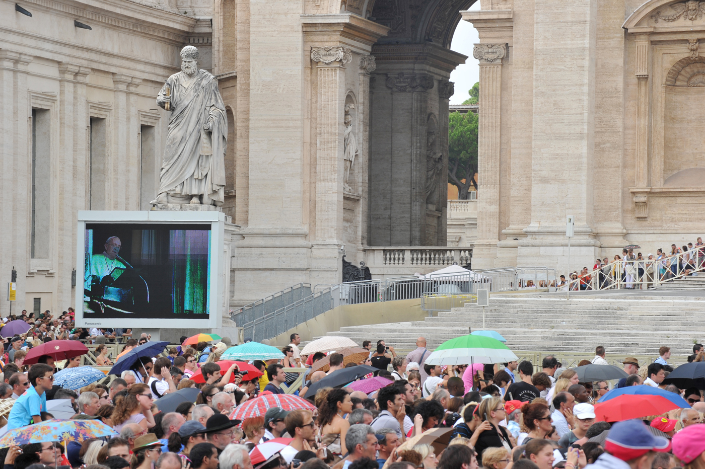 El papa Francisco pide hacer callar el ruido de las armas en Siria