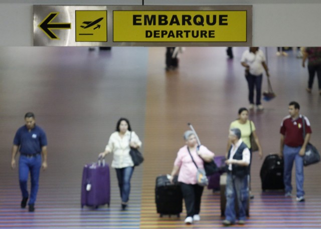 Fiscales inspeccionan en aeropuertos uso correcto del cupo Cadivi