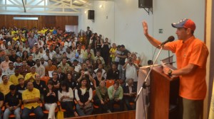 Capriles: Está en los venezolanos que la destrucción del país no continúe