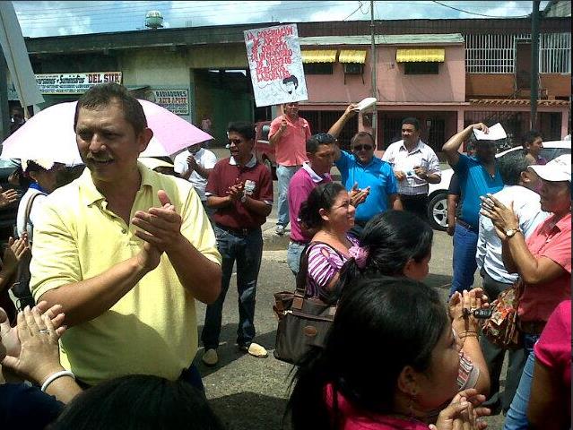 Profesores apureños se declararon en conflicto laboral ante la gobernación (Foto)