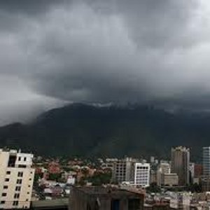 Cielos nublados con lloviznas aisladas para este domingo