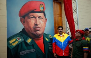 Maduro considera que “chavistas” darán victoria “a la memoria de Chávez” en elecciones a la AN