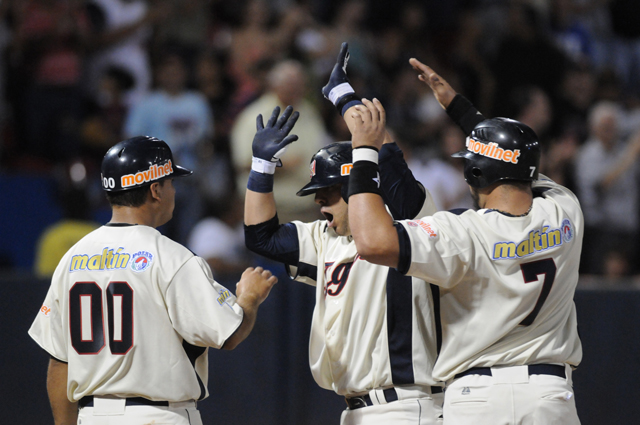 Los Tigres de Aragua siguen invicto (Fotos)