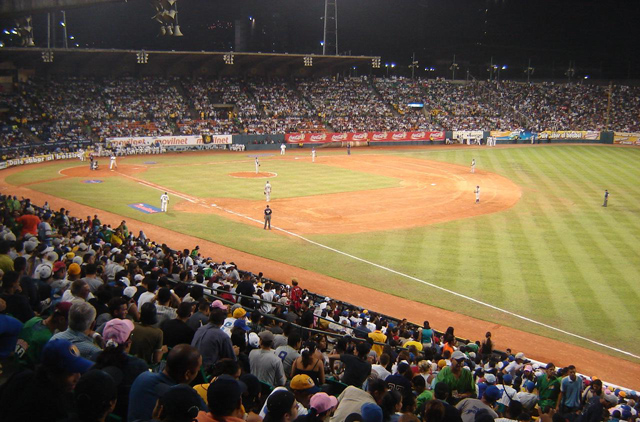 Esto es lo que cuesta asistir a un partido de la LVBP