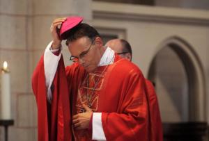 Papa suspende temporalmente al “obispo despilfarrador” alemán