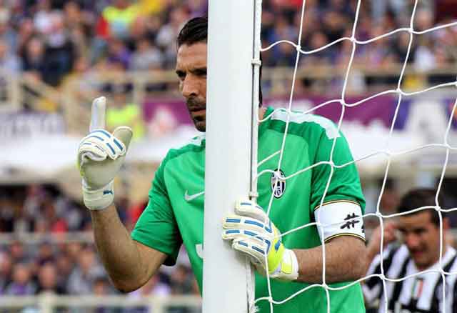 Buffon dice que Casillas “es aún más grande” por aceptar la suplencia