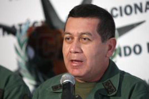 Descaro total: Rangel Silva admite debacle de la gasolina y pide a los habitantes ahorrar combustible