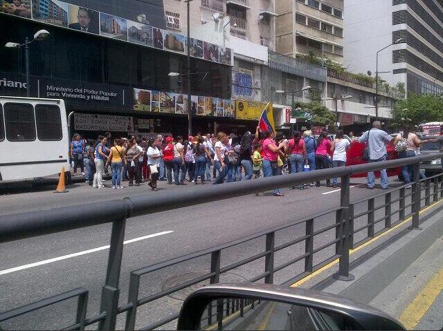 Protesta en el Inavi genera congestionamiento vehicular (Foto)