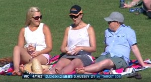 Esto es lo que sucede cuando un partido de cricket se pone aburrido (Video)
