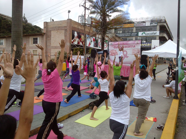 Así practicaron Yoga las sanantoñeras junto a Lilian Tintori