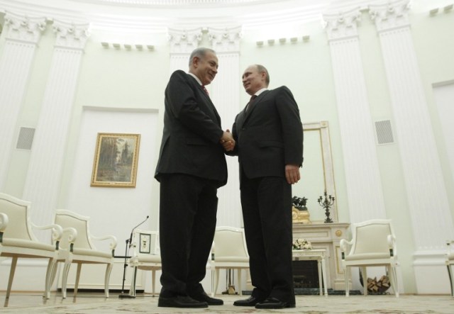 Benjamín Netanyahu y Vladimir Putin /  AFP PHOTO/ POOL/ MAXIM SHEMETOV