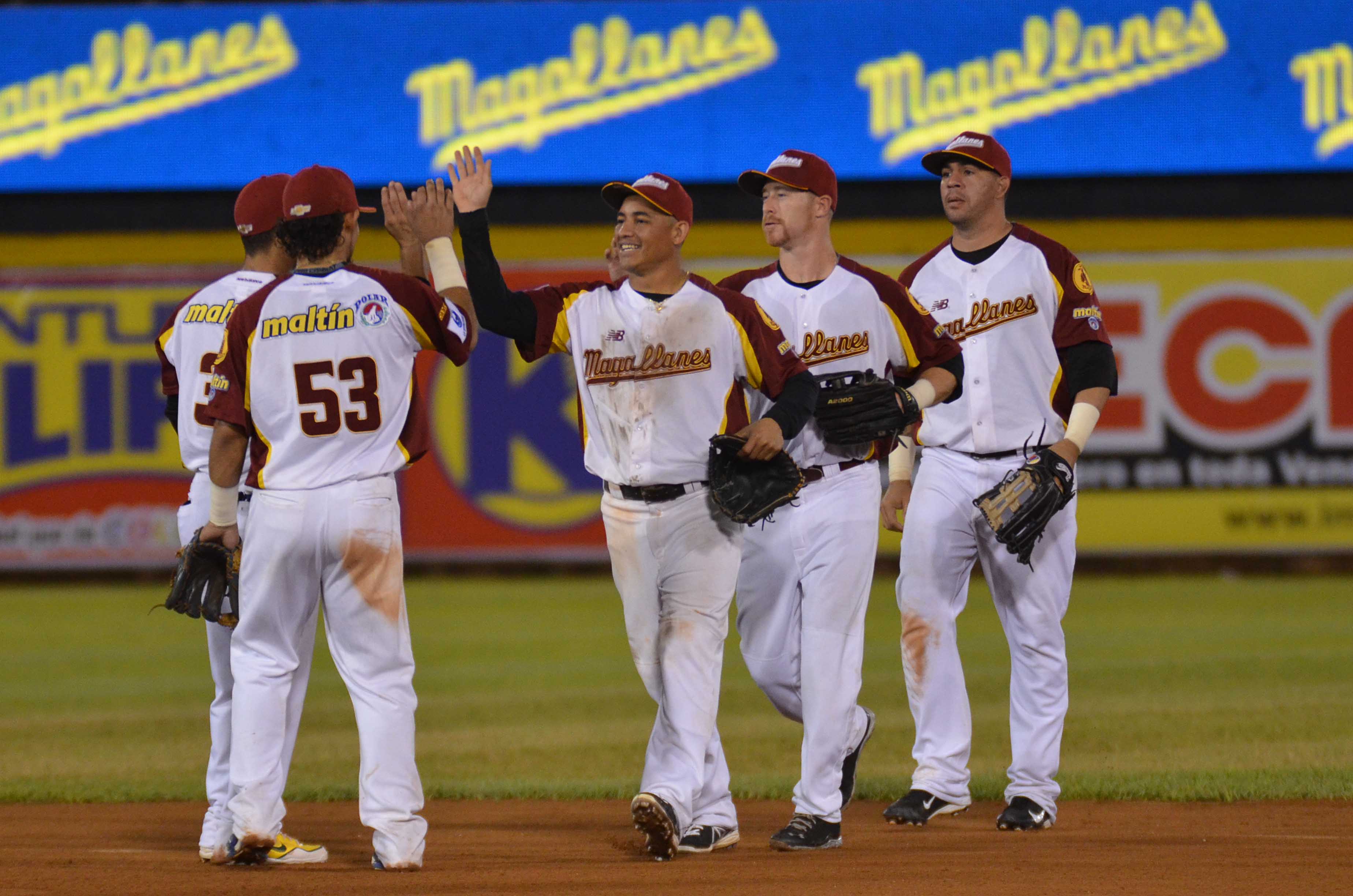 Magallanes le ganó a los Leones y se acercan a la cima (Fotos)