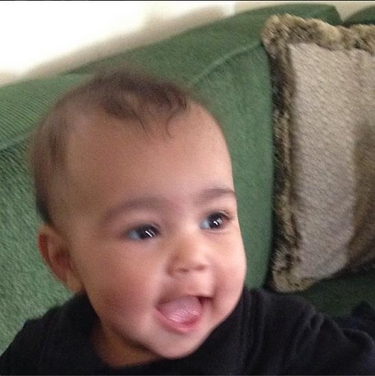 Kim Kardashian presume a su hija North West (Fotos)