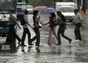 Lluvias dispersas se mantienen este jueves en todo el país